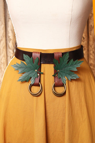 Wood Grain Skirt Hikes with Green Maple Leaves (Set of Two)