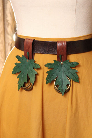 Wood Grain Skirt Hikes with Green Maple Leaves (Set of Two)