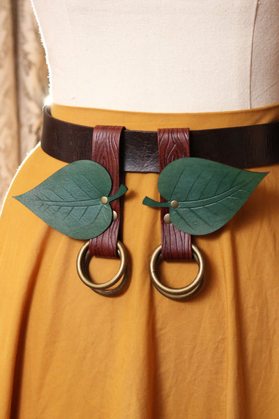 Wood Grain Skirt Hikes with Green Leaves (Set of Two)