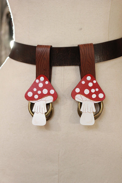 Red Teacup Holster with Wood Grain Mushroom Skirt Hike Set