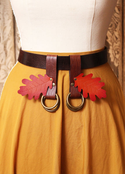 Wood Grain Skirt Hikes with Autumn Oak Leaves (Set of Two)