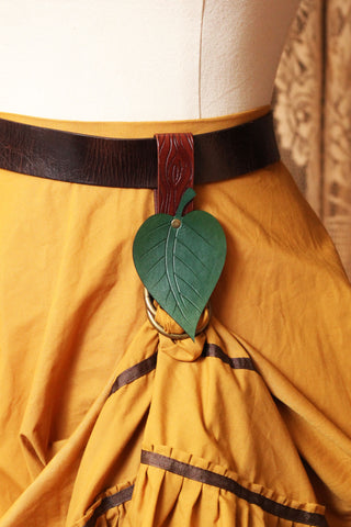 Brown Wood Grain Leaf Skirt Hike (Single)