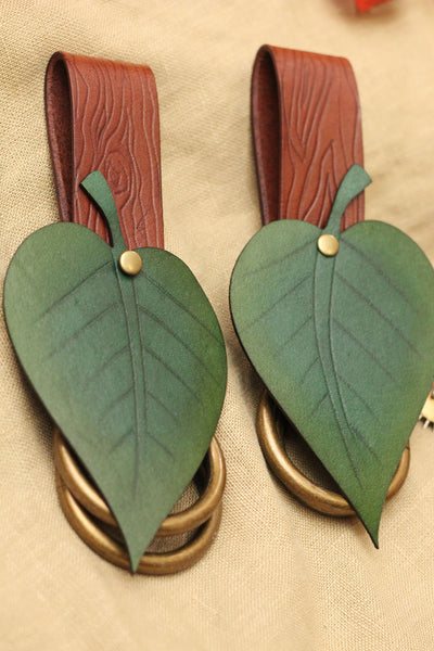 Wood Grain Skirt Hikes with Green Leaves (Set of Two)