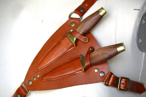 Assassin's Double Dagger Chest Sheath in Tan